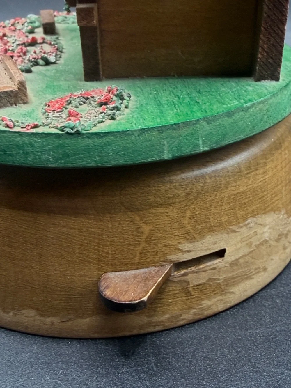 Vintage Reuge Swiss Chalet Cabin Music Box “Toy Symphony” Trinket Box Works